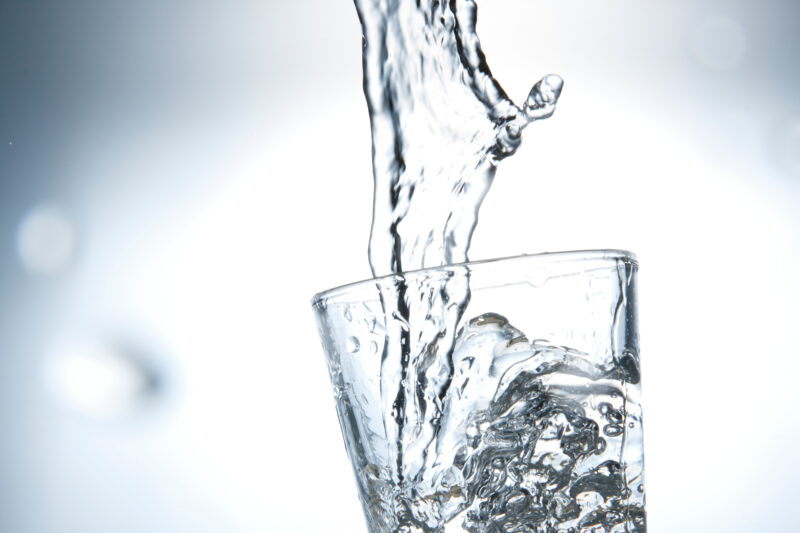 水